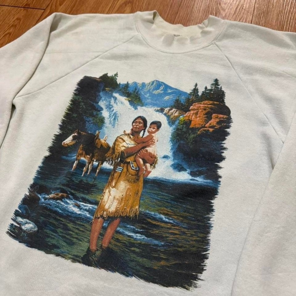 Vintage Native American Men's Sweatshirt 90s Wildlife White Crewneck Size L‎